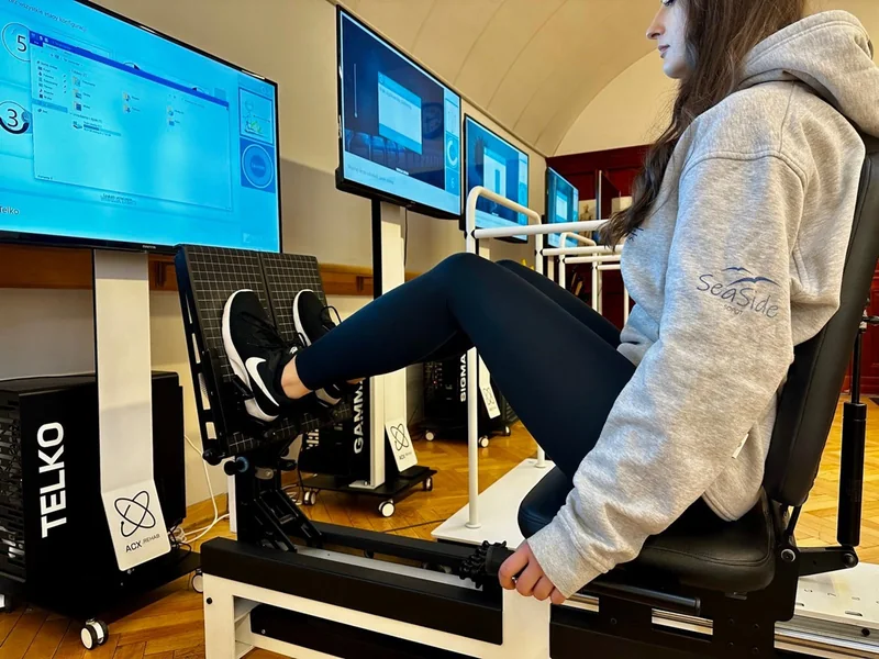 Exercise on rehabilitation equipment in Sopot.